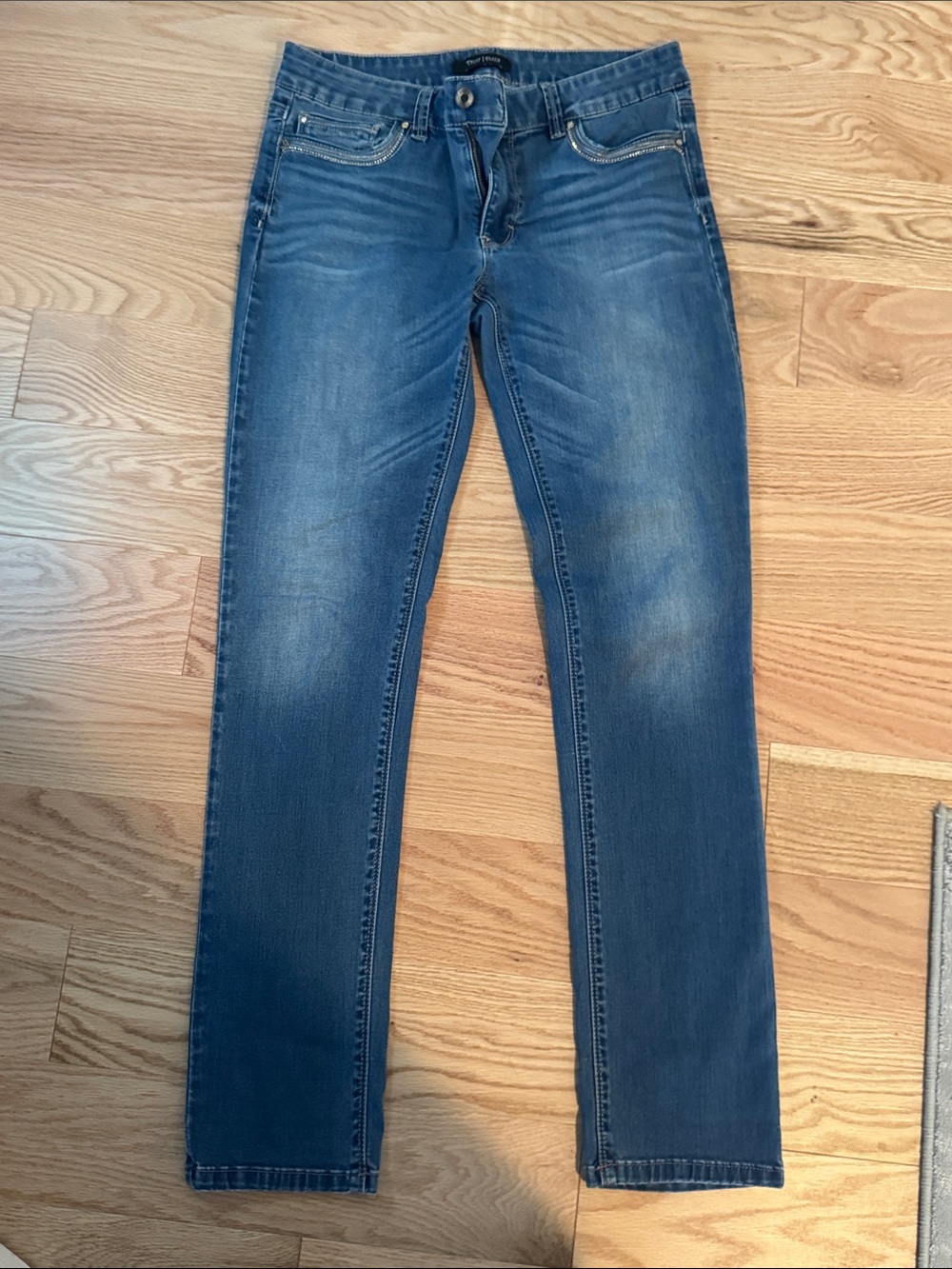 White House Black Market Women's Skinny Jeans in Medium Blue